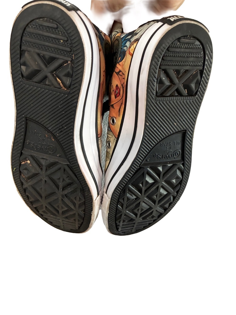 DC Comics x Converse Wonder Woman High Tops Size 6 - Picture 6 of 7